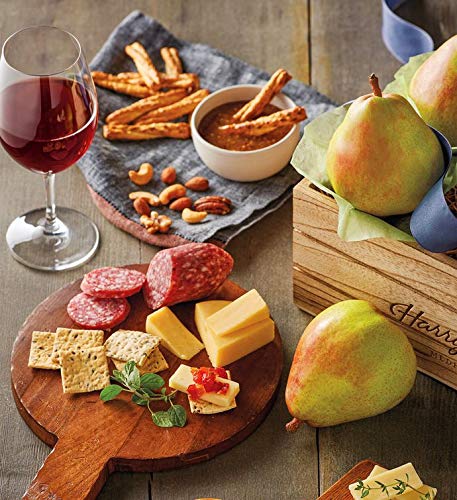 Harry & David Signature Fruit & Nut Gift Basket, Perfect For All Occasions, Deluxe Food Gift Basket With 6 Pears, 2 Seasonal App