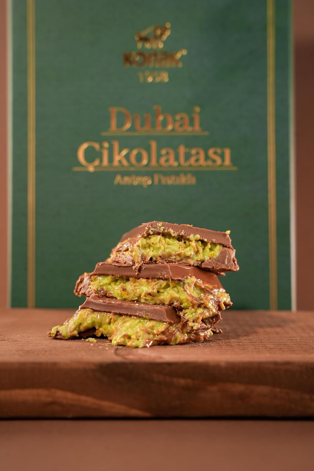 Generic Angel Hair & Dubai Chocolate Gift Box - Kunafa Pistachio 200g + Chocolate Cotton Candy Bar 170g - elegant Assorted Sweets