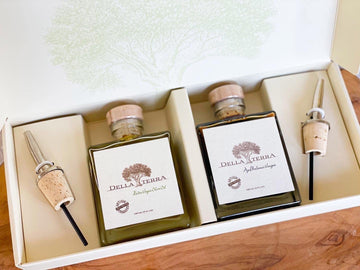 Della Terra Gourmet Gift Set Includes Organic Extra Virgin Olive Oil And Cask 25 Yr. Aged Balsamic With Pour Spouts ** Two Day D