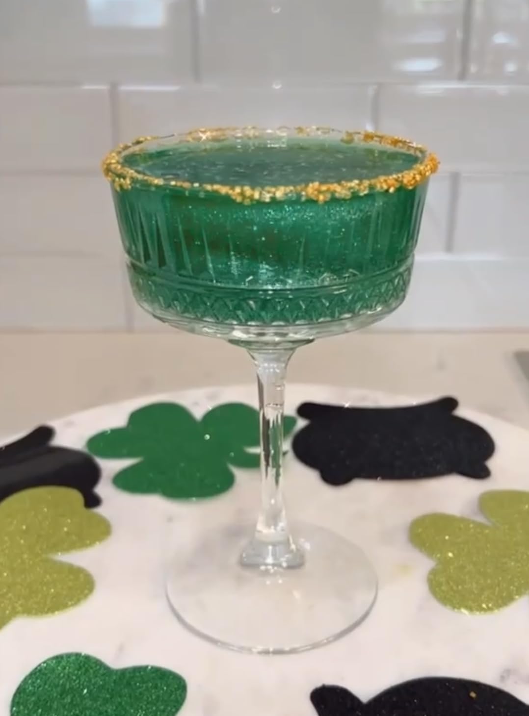 Sip And Shimmer Edible Glitter For Drinks – Drink Glitter For Cocktails, Wine, Champagne, Beverages – Food-Grade Cocktail Glitter Made In Usa – Kosher, Nut-Free, Gluten-Free – Christmas Drinks And Baking