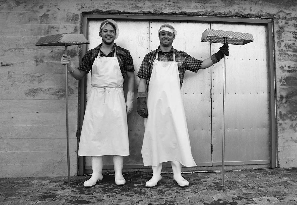 Saltverk Lava Sea Salt - 3.17 Ounces Jar - Hand Harvested Gourmet - Eco-Friendly