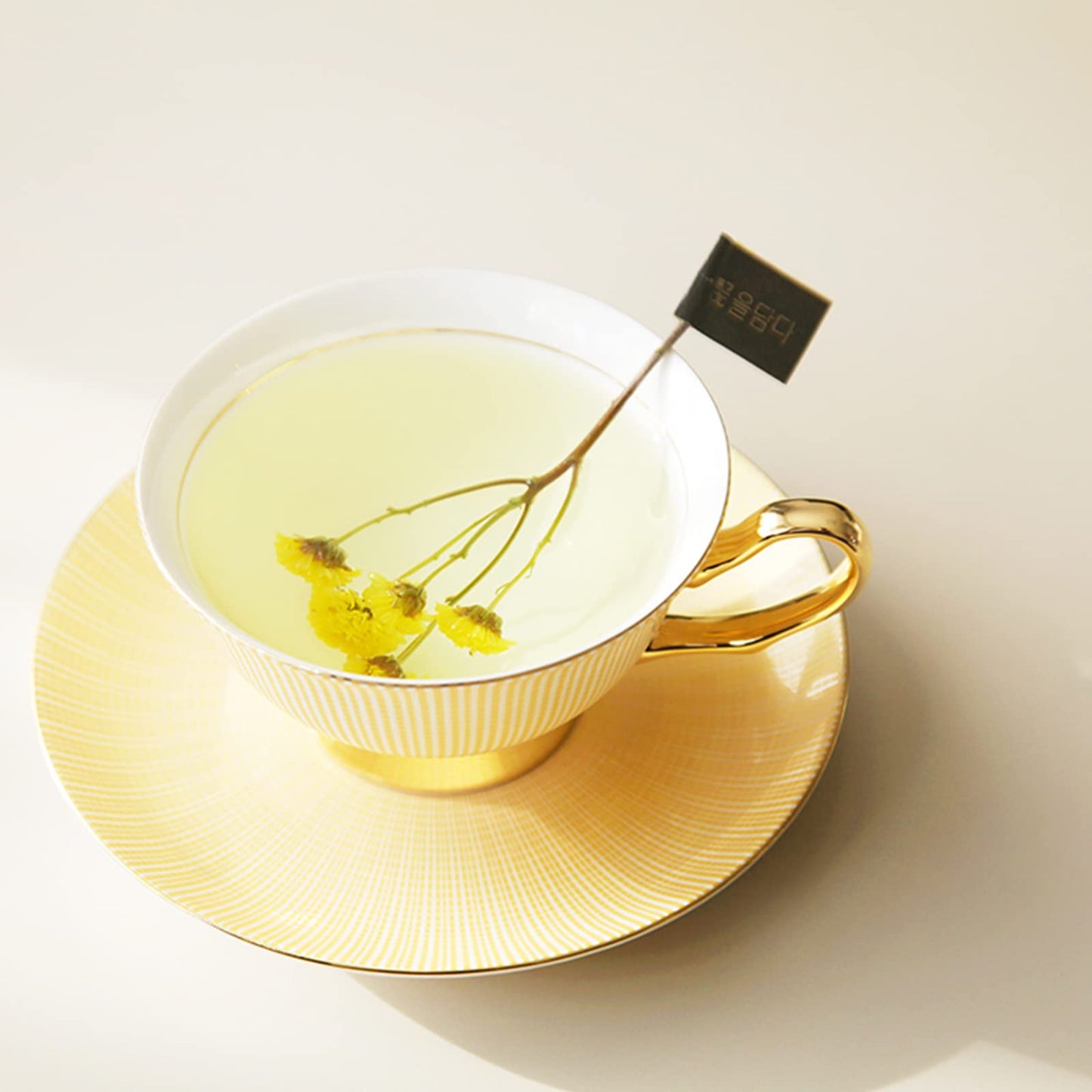 KKOKDAM Tea Gift Set - Chrysanthemum Flower Tea Stick - Loose Leaf Tea Set, Blooming Tea Flowers, Korean Tea Set, Unique Tea Gif