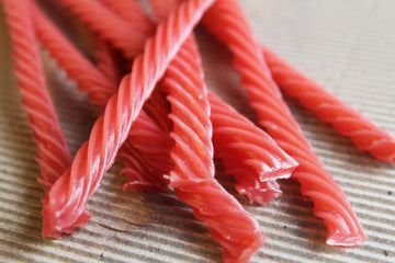 Red Vines Made Simple Berry Licorice Twists 4Oz Tray