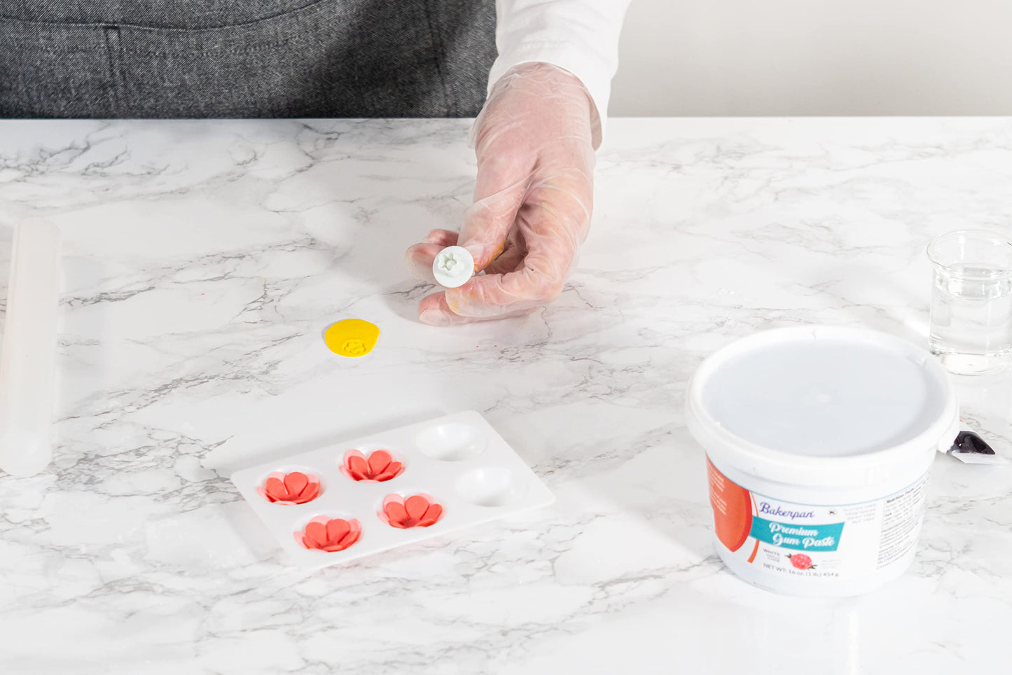 Bakerpan White Gum Paste For Cake Decorating, Create Flowers, Leaves, Elegant Ruffles - 1 Pound, Vanilla Flavor (Made In Usa)