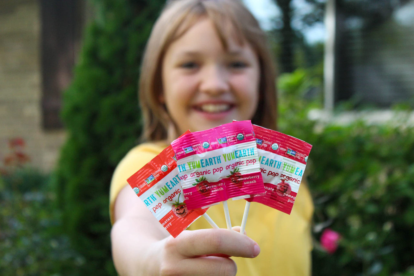 Yumearth Organic Lollipops, Assorted Flavors, 4.3 Ounce, 20 Lollipops - Allergy Friendly, Non Gmo, Gluten Free, Vegan, (Packagin