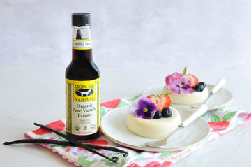 Singing Dog Vanilla, Organic Pure Vanilla Extract, 5 Fluid Ounce Bottle, Whole Vanilla Bean Inside