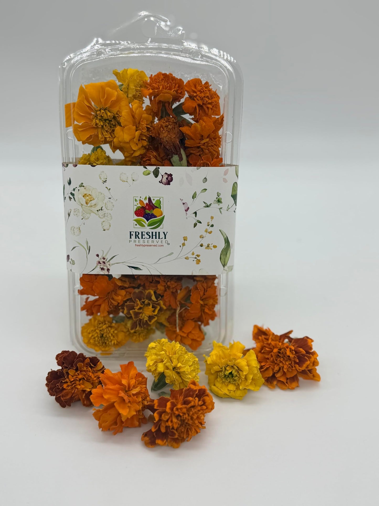 Freeze-Dried Marigold Flowers 0.2 Oz | About 20 Edible Flowers | Dried Marigolds For Cake Decoration Cupcakes Desserts Mixed Flavors Garnish Baking Culinary Use Parties And Special Occasions