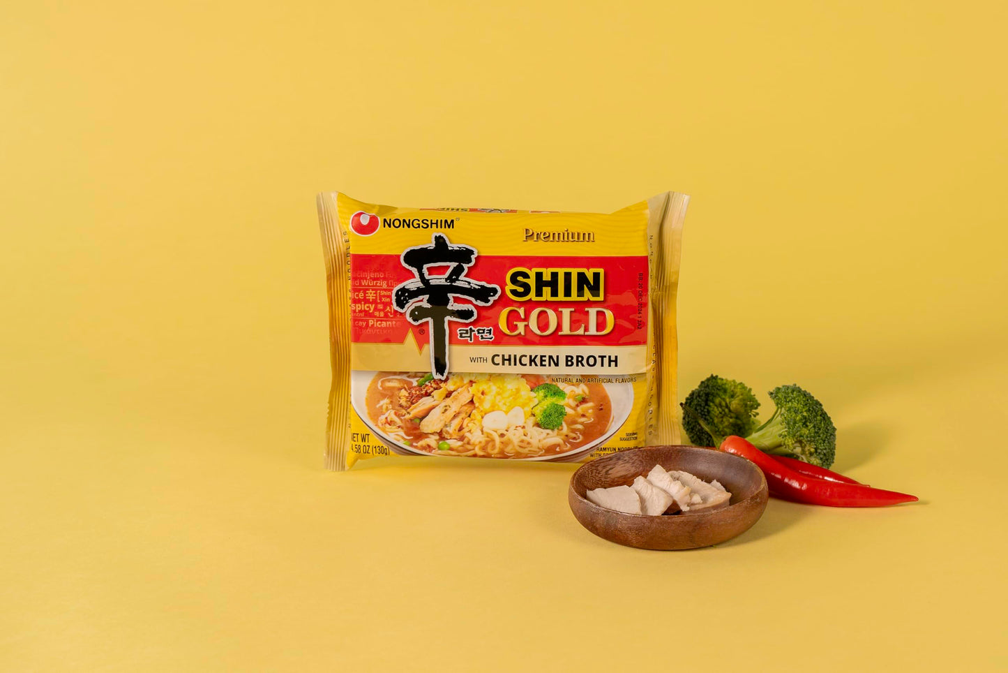 Nongshim Ramen Noodles Gourmet Instant Ramen enhanced Microwavable Noodle Soup Shin Gold 4.58 Ounce (Pack of 16)