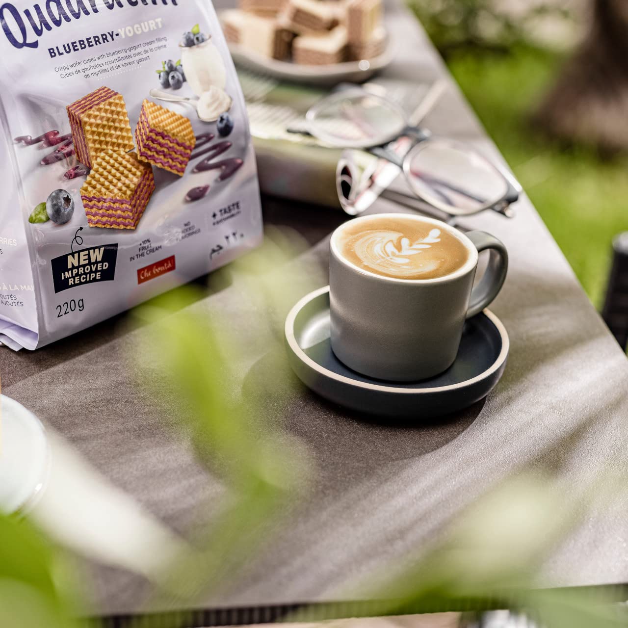 Quadratini Blueberry Yogurt Bite Size Wafers By Loacker