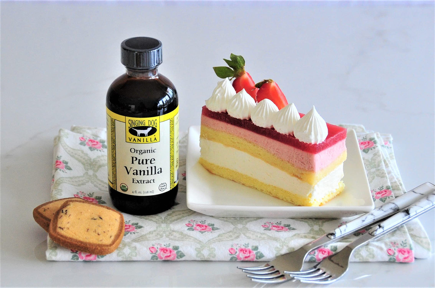 Singing Dog Vanilla Organic Pure Vanilla Extract, 4 Fl Oz Bottle