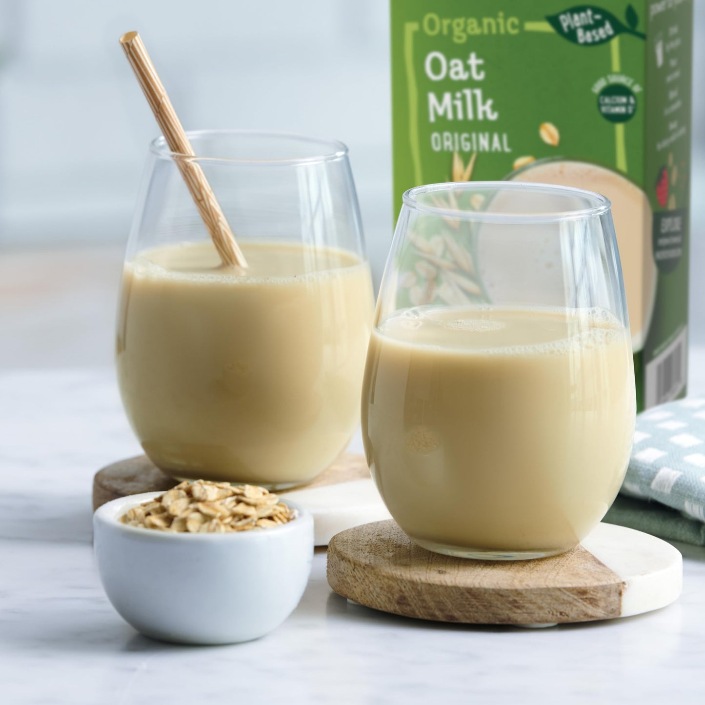 Pacific Foods Original Organic Oat Milk, Plant Based Milk, 32 oz Carton (Pack of 6)