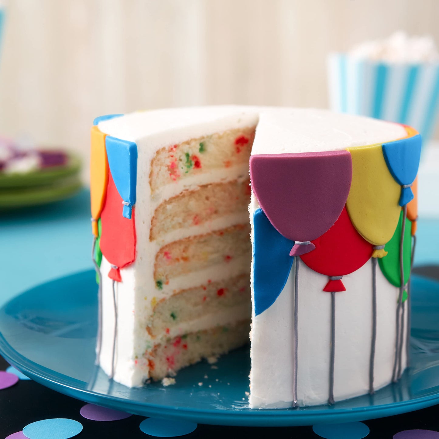 Wilton Decorator Preferred Easty To Roll Fondant For Cakes, Cupcakes And Other Fun Desserts, 24 Ounce, Royal Blue