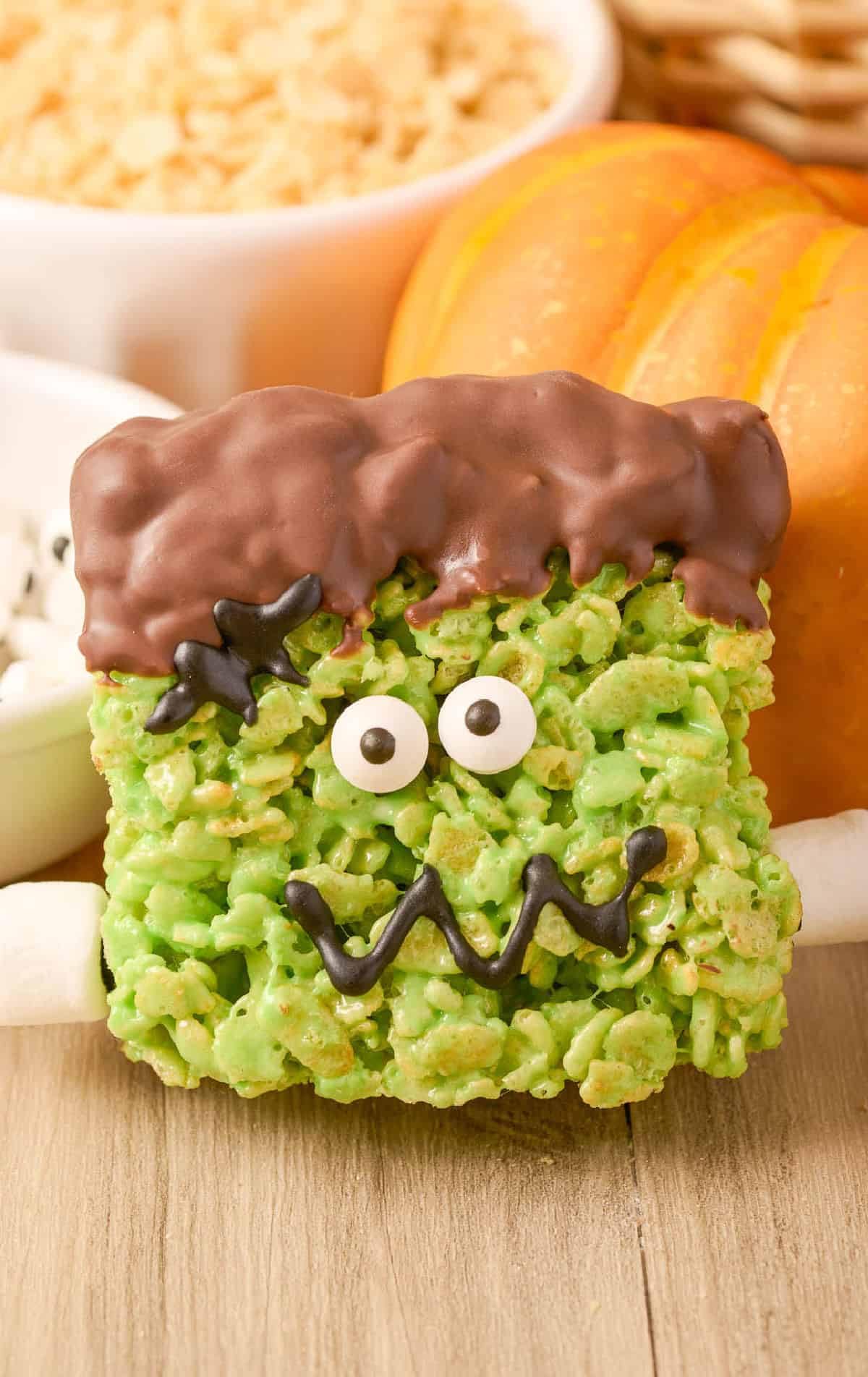 Rice Crispies Marshmallow Treats Mini Squares Halloween 100 Pack - Individually Wrapped Trick Treat Kids Snack Gift