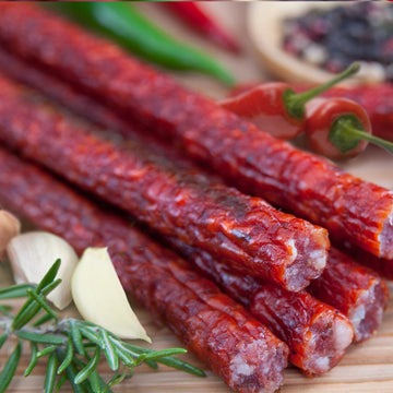 Hi Mountain Seasonings ǀ Snack Stick Seasoning Kit ǀ Jalapeno Blend ǀ Includes Seasoning, Cure, Casings, & Directions ǀ Seasons Up To 20Lbs Of Meat ǀ Beef, Pork, Venison, Deer, & Wild Game