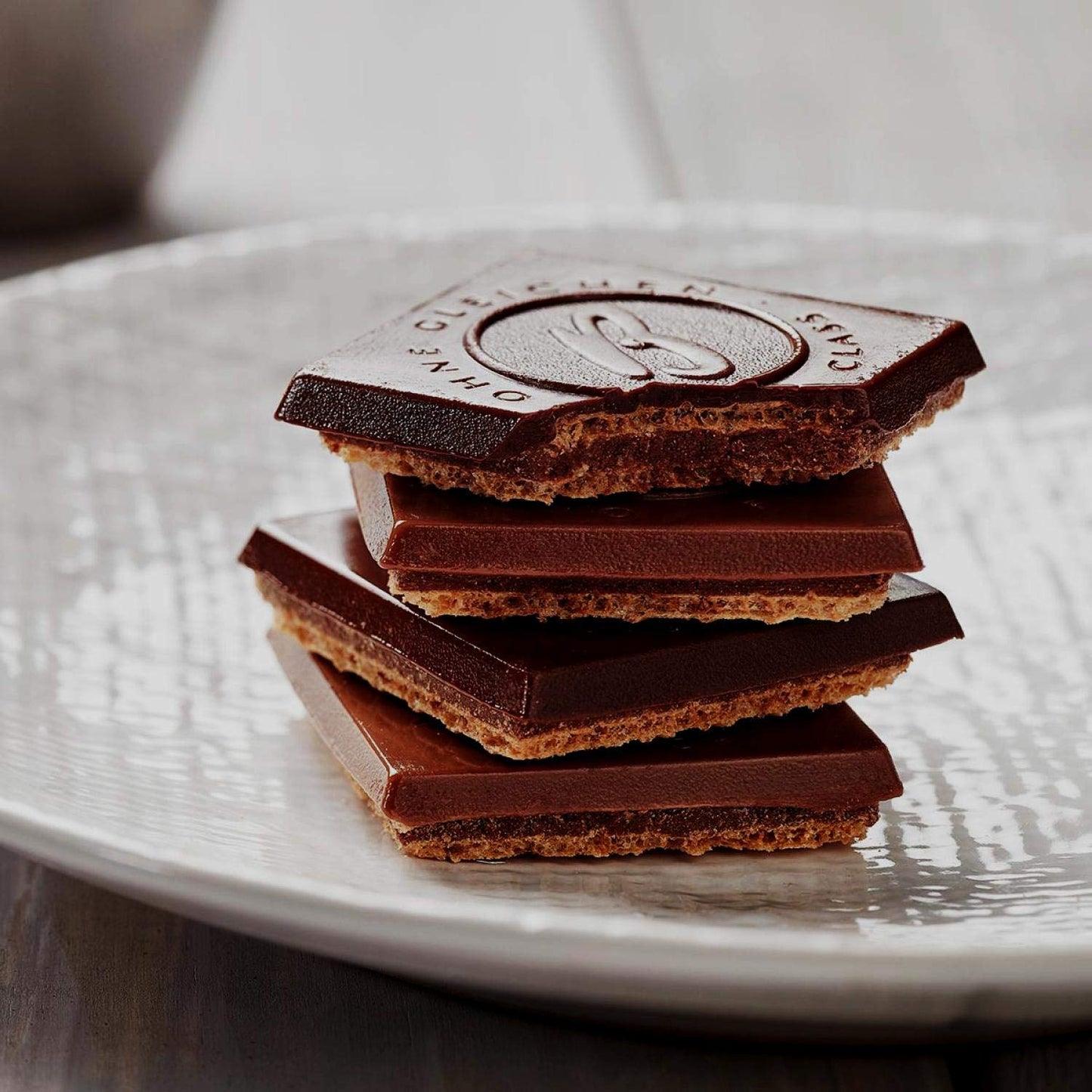 Bahlsen First Class Dark Cookies (1 Box) - Hazelnut Wafers Covered In Rich Dark European Chocolate - 4.4 Oz Box