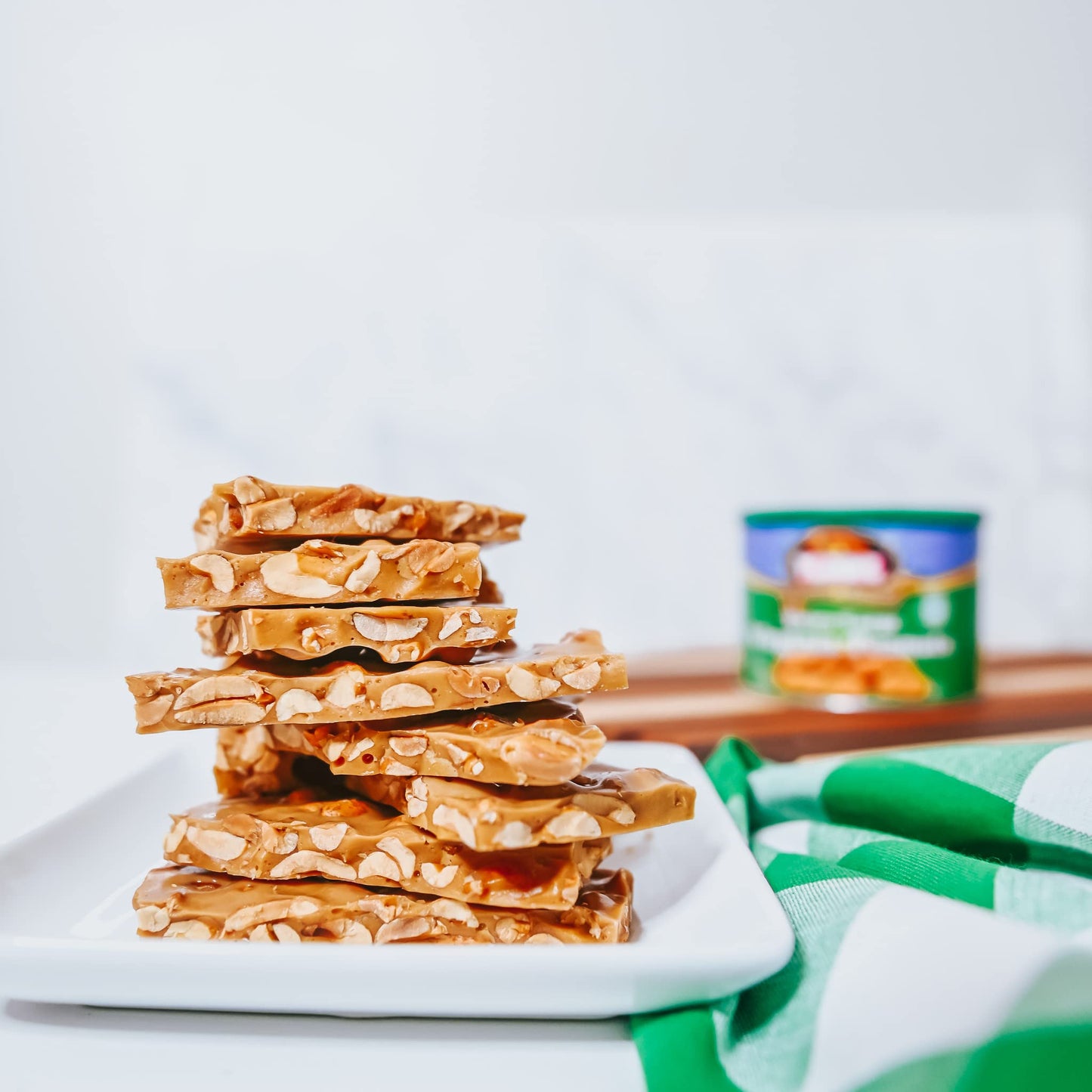 Teddie All Natural Peanut Butter, Super Chunky, Gluten Free & Vegan, 26 Ounce Plastic Jar (Super Chunky, 26 Ounce (Pack of 1))