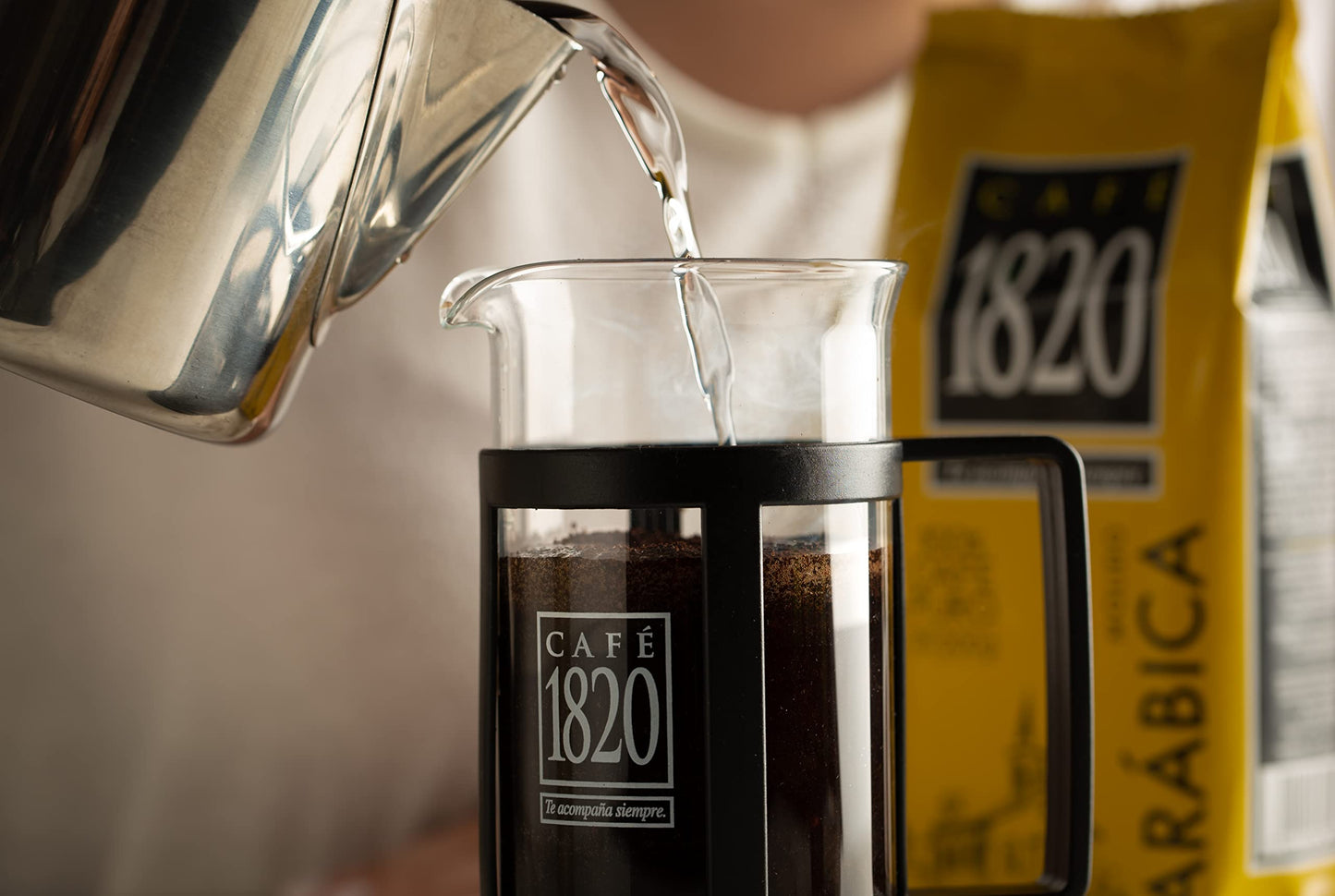 Caf   1820 Classic, Premium Costa Rican Ground Coffee, 100% Arabica, Dark Roast, High Altitude Blend With Aroma & Fruity Notes,