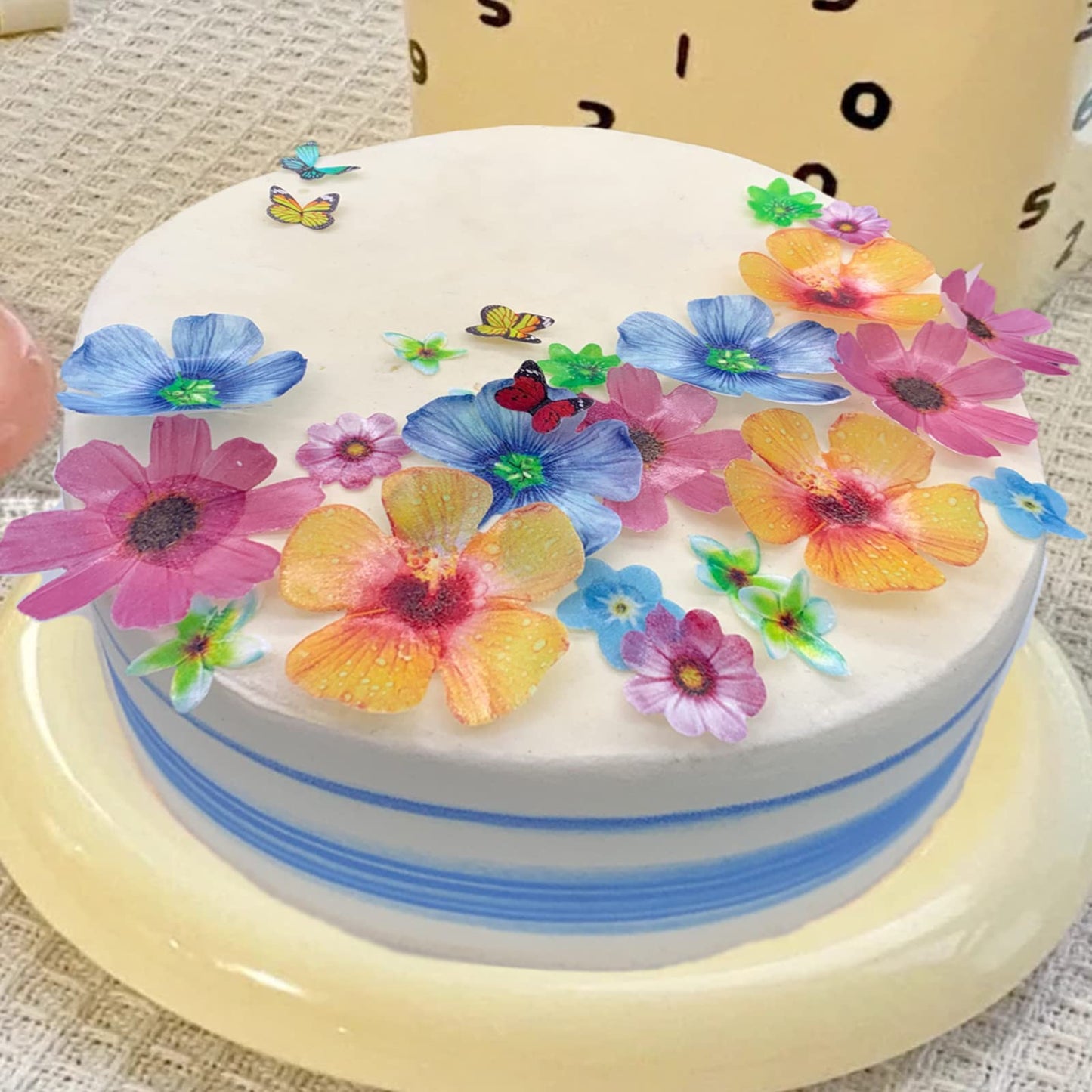 Weraru 58Pcs Edible Butterfly And Flowers Cake Topper Cupcake Toppers Wedding Themed Party Birthday Cake Decoration Mixed Size &