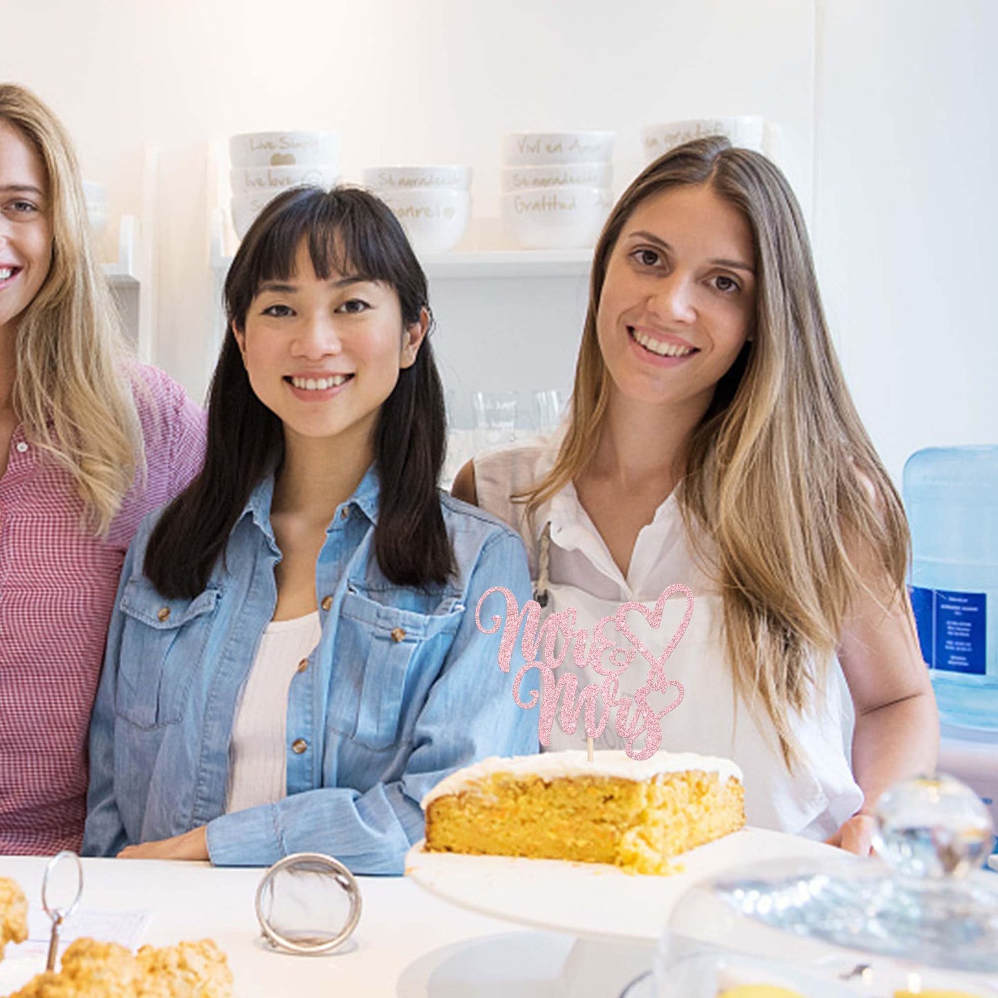 1 Pack Mr & Mrs Cake Topper Glitter Bridal Wedding Cake Pick Love Heart Mr And Mrs Cake Decoration For Wedding Engagement Party