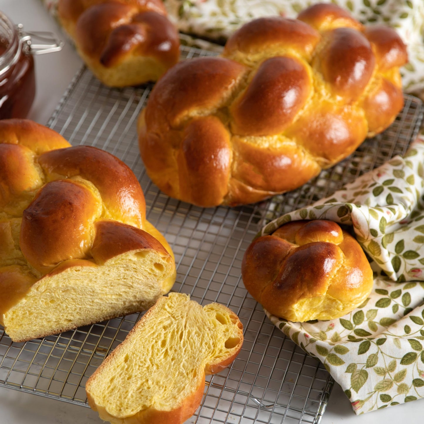 Kosher Braided Challah Rolls | Traditional, Fresh & Delicious | Great For Shabbat Or Any Holiday | Kosher, Dairy & Nut Free | 2-