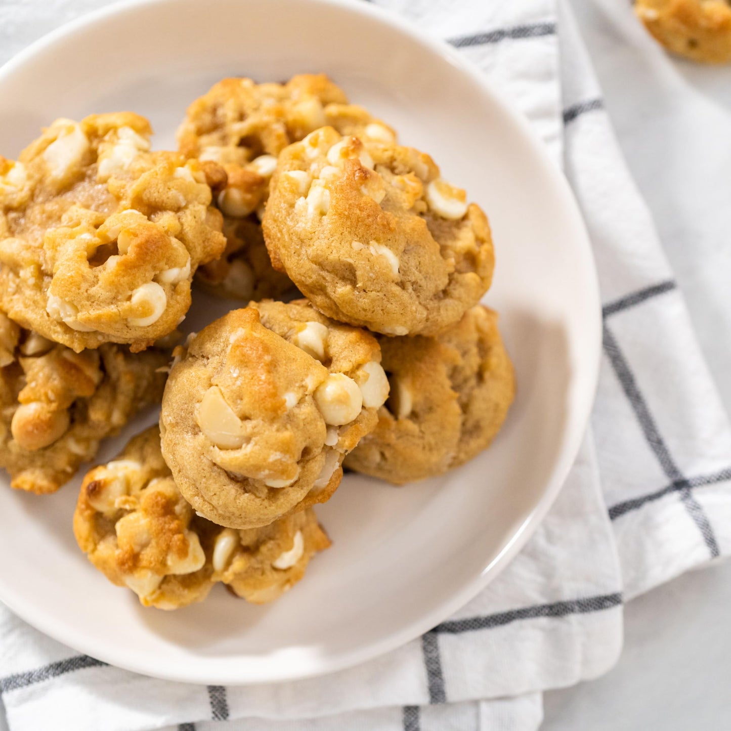 Yupik Macadamia Nuts, Large Pieces, 6.5 Oz, Gluten-Free, Kosher, Raw, Shelled, Unsalted, Healthy Snacks, Creamy Taste