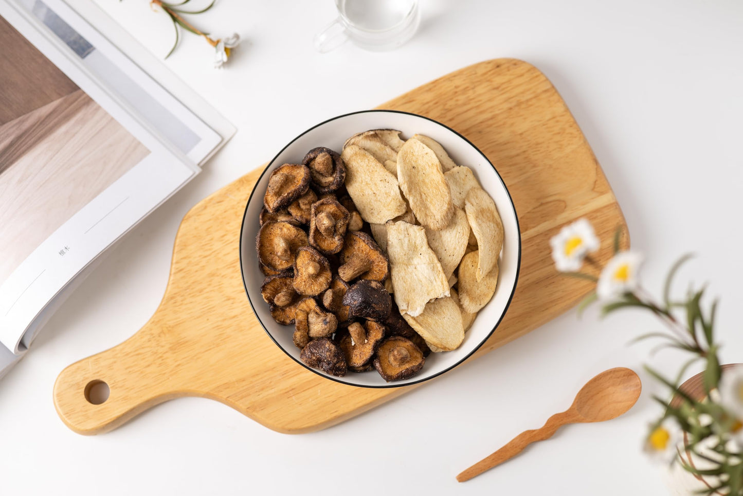 Vigorous Mountains Mushroom Chips Veggie Snacks, Dried Shiitake And King Oyster Good Salted Crisp Mix, Grocery Vegetable Snack C