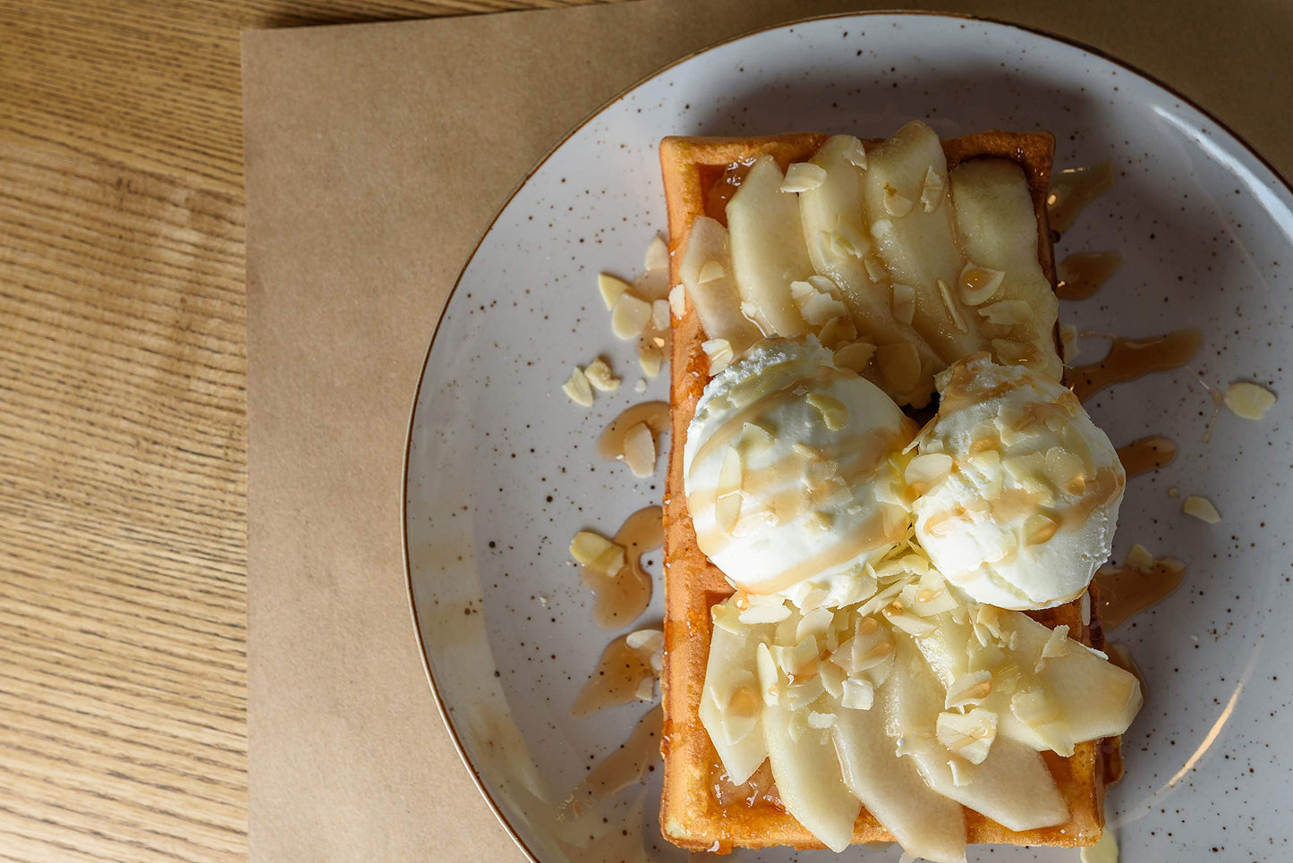 Hollander Caramel Caf Sauce | GMO Free, Corn Syrup Free, Soy/Gluten Free |15 fl. oz. Squeeze Bottle | Flip Cap