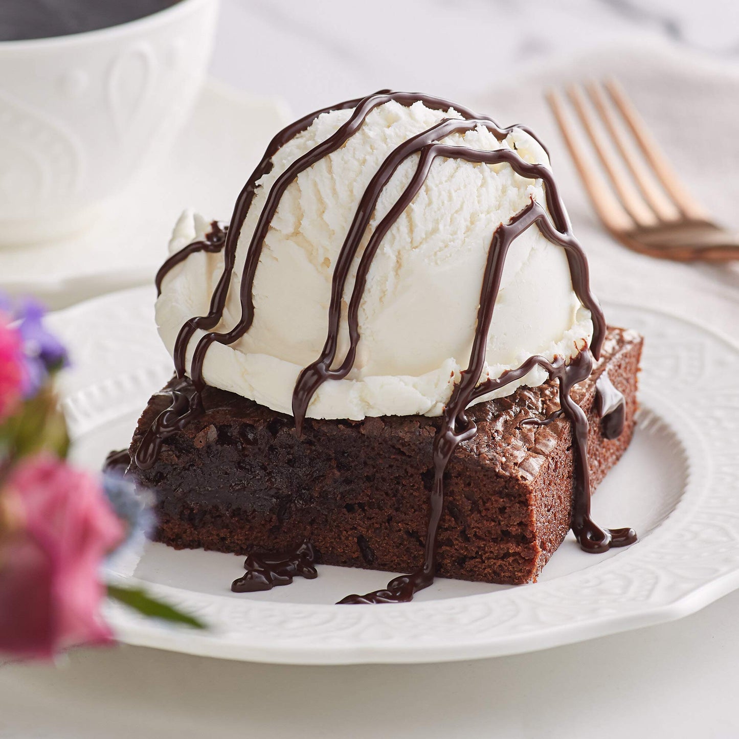 Ghirardelli Sea Salt Caramel and Chocolate Flavored Sauce 16 oz Squeeze Bottles (Pack of 2) with Ghirardelli Stamped Barista Spo