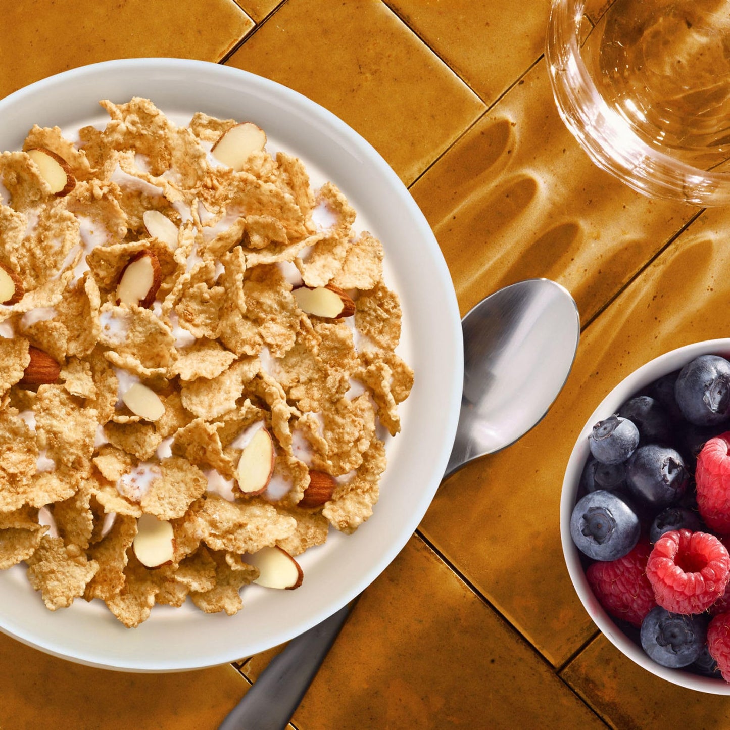 Kelloggs Special K Breakfast Cereal, Fiber Cereal, Family Breakfast, Family Size, Vanilla and Almond, 17oz Box (1 Box)