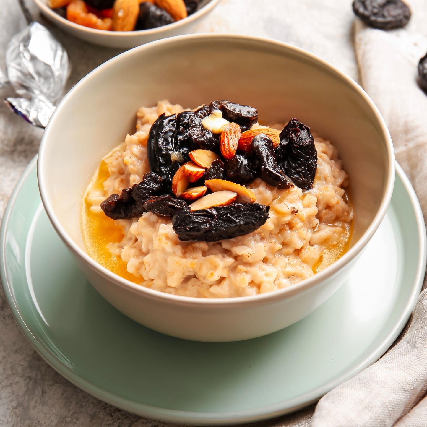 Yupik Raw California Almonds, Large Size, 2.2 Lb, Gluten-Free, Kosher, Vegan, Natural Whole Nuts, Unsalted, Unroasted, Oil-Free,