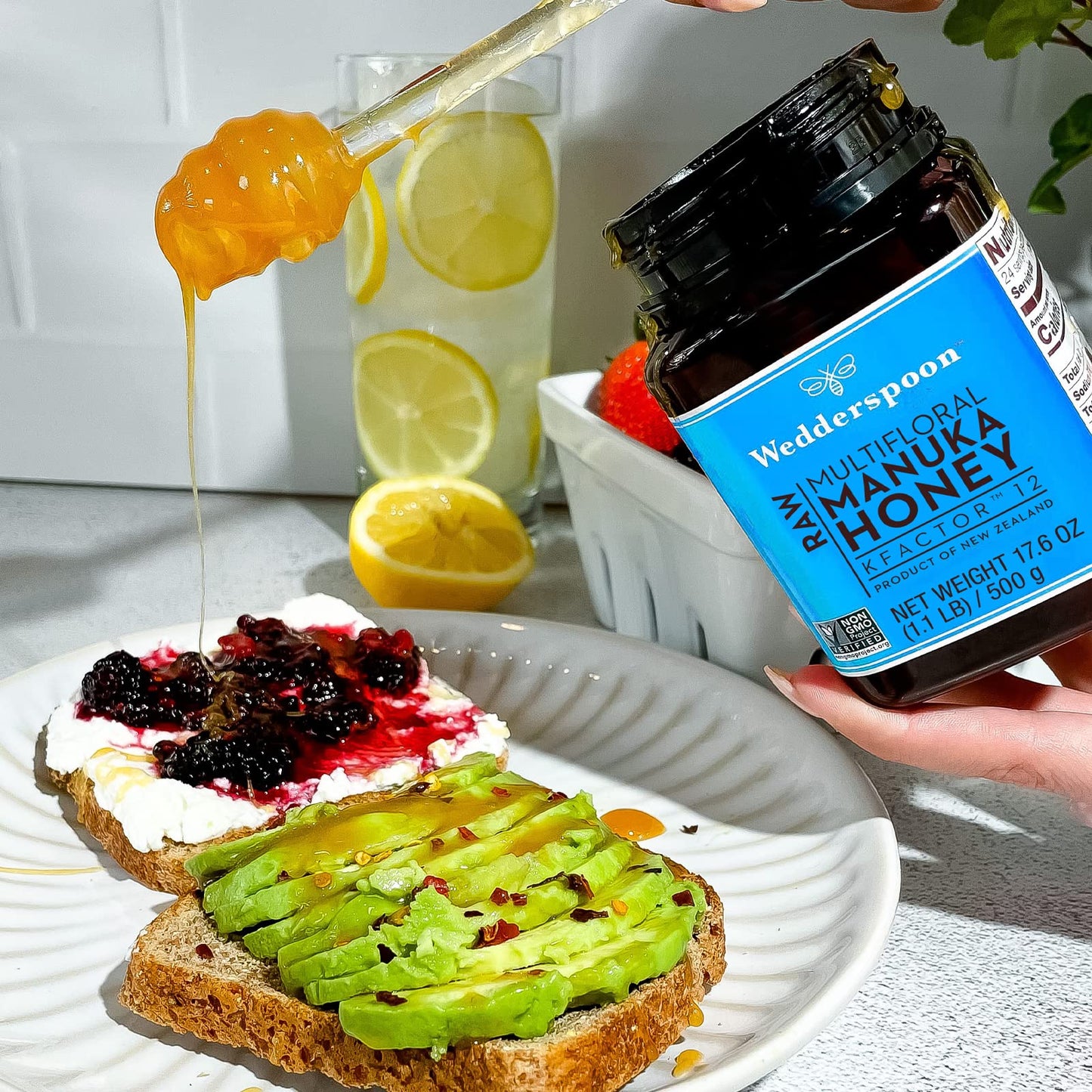 Wedderspoon Raw Premium Manuka Honey, Kfactor 12, 17.6 Oz, Unpasteurized, Genuine New Zealand Honey, Non-Gmo Superfood, Traceabl