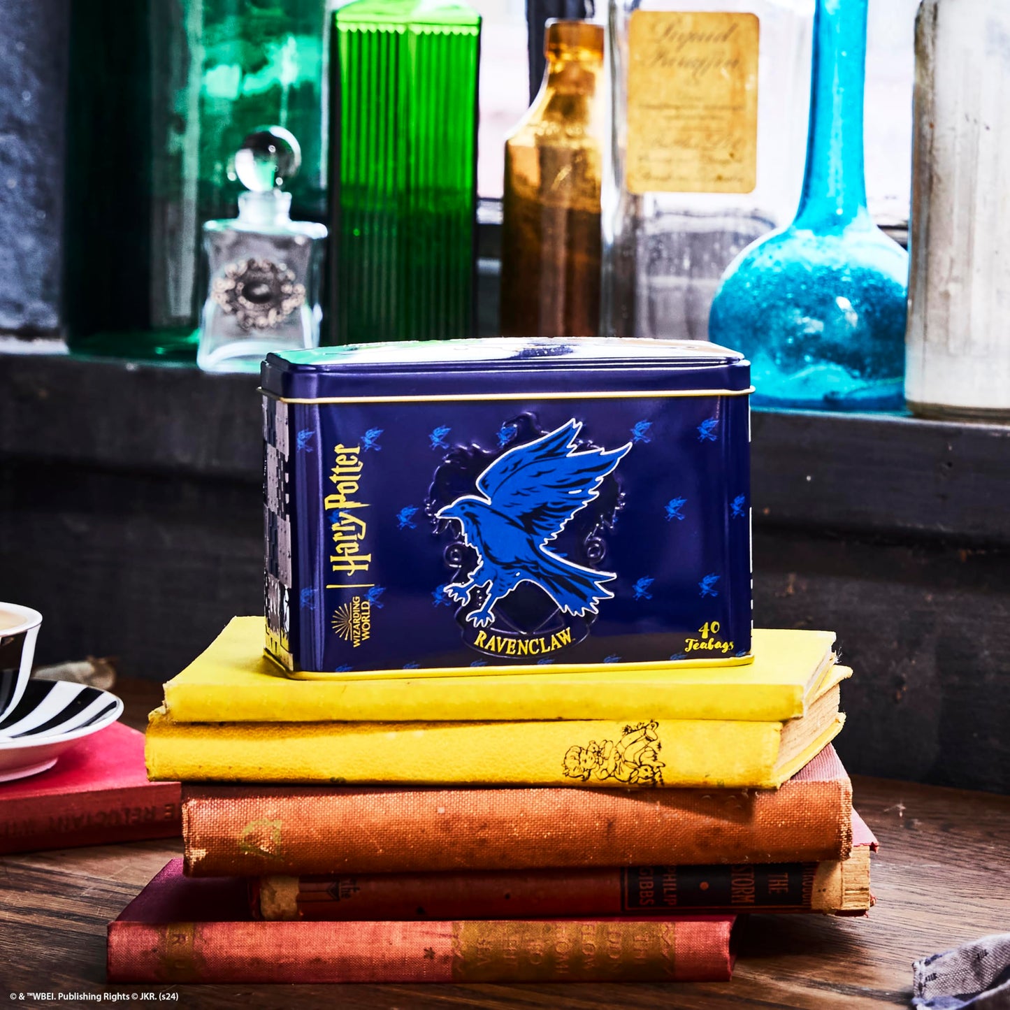 New English Teas Harry Potter Ravenclaw Crest Tea Caddy with 40 English Afternoon Teabags - Perfect Gift for Fans and Tea Lovers
