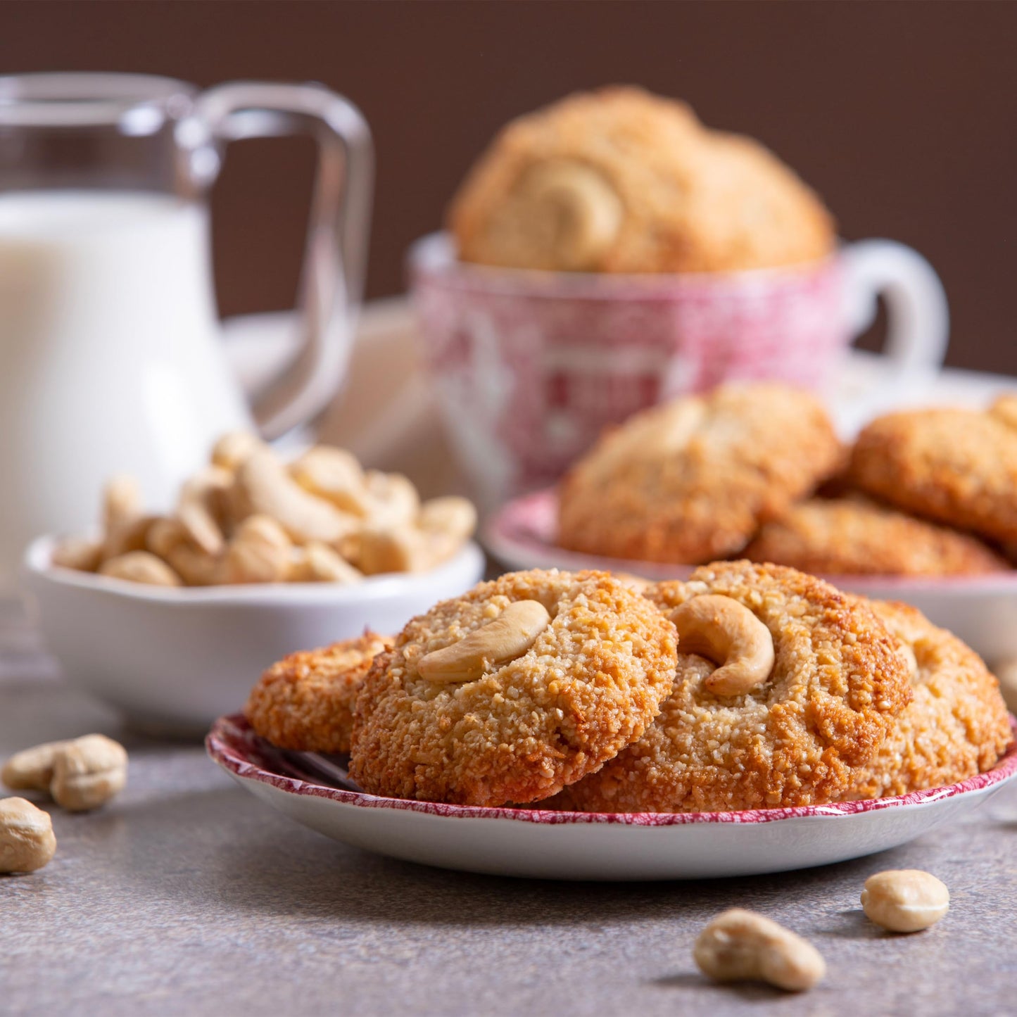 Yupik Roasted Unsalted Cashews, Butts, 2.2 Lb, Gluten-Free, Kosher, Vegan, Broken Nuts, Crunchy Cashew Pieces, No Added Salt, Li