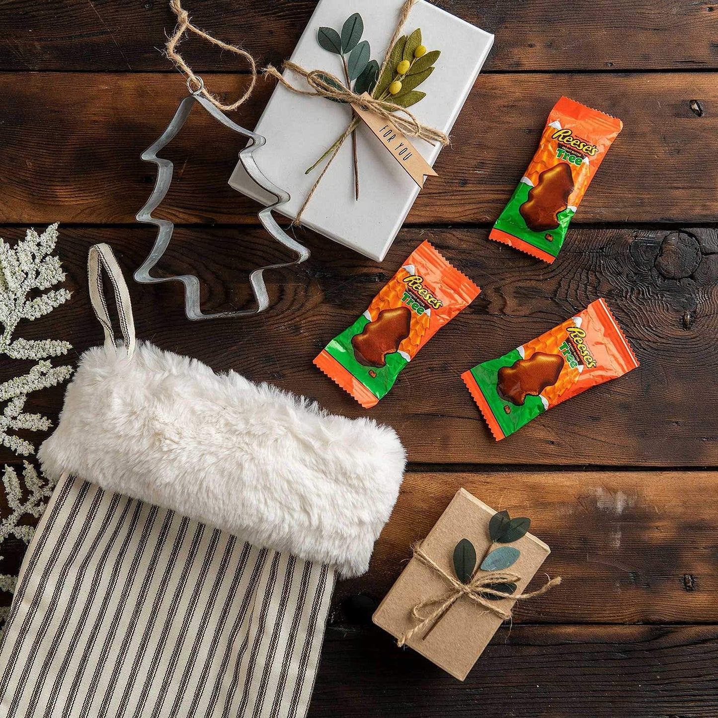 Reeses Holiday Peanut Butter Trees 38 Oz. 60 Pieces, (Pack of 1)