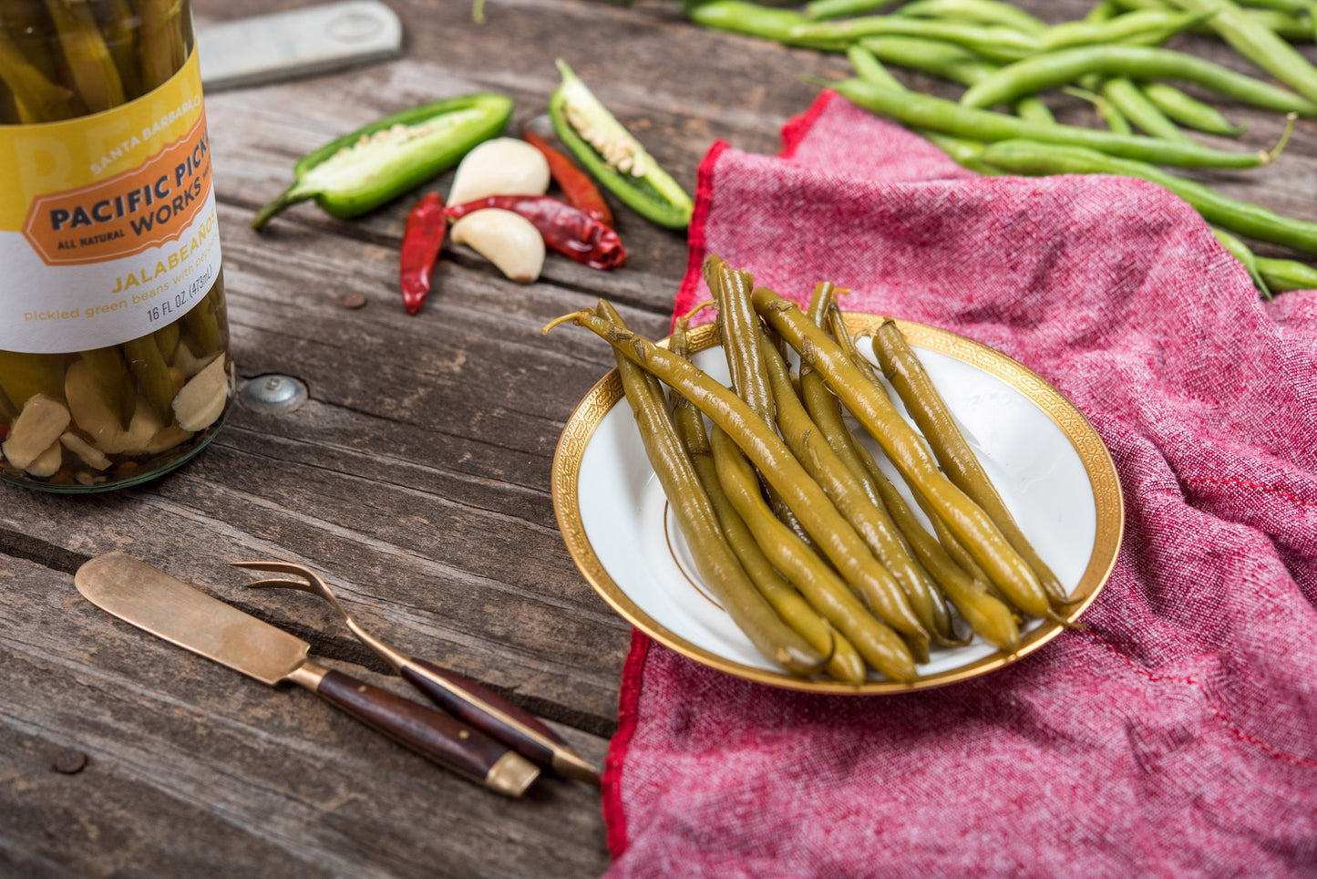 Jalabeaños - Pickled Green Beans With Jalapeño And Garlic - Spicy Dill Pickle Beans For Cocktails, Snacking - Non-Gmo, Kosher, Gluten-Free 16Oz (3-Pack)