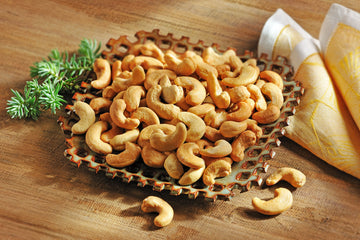 The Peanut Shop Of Williamsburg Lightly Salted Whole Cashews With Sea Salt, Gluten-Free Ingredients, Kosher Certified, Hand Cook