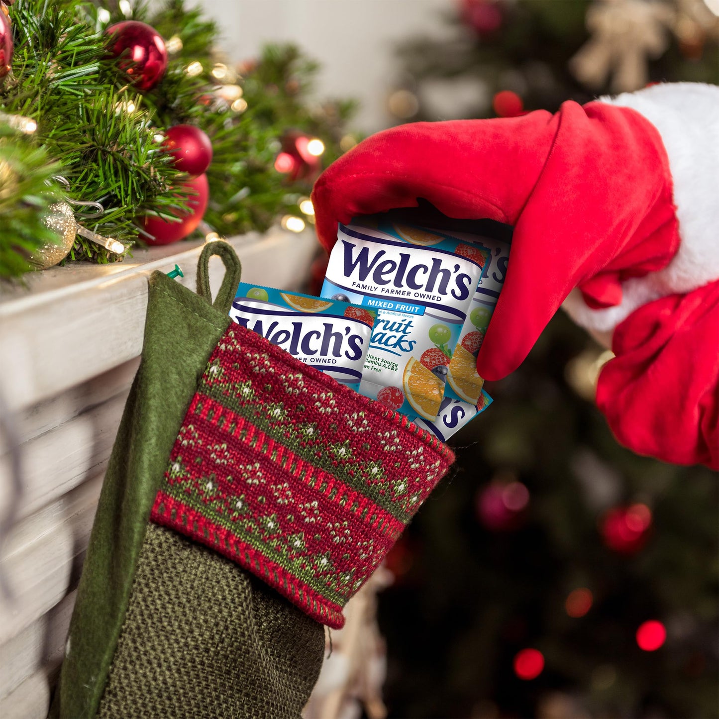 Welchs Fruit Snacks Mixed Fruit & Mango Peach Snack Box Gluten Free Stocking Stuffers 0.8oz Snack Packs (Pack of 60)