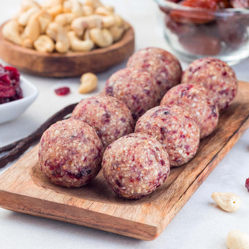 Yupik Nuts Raw Cashews, 2.2 Lb, Pack Of 1