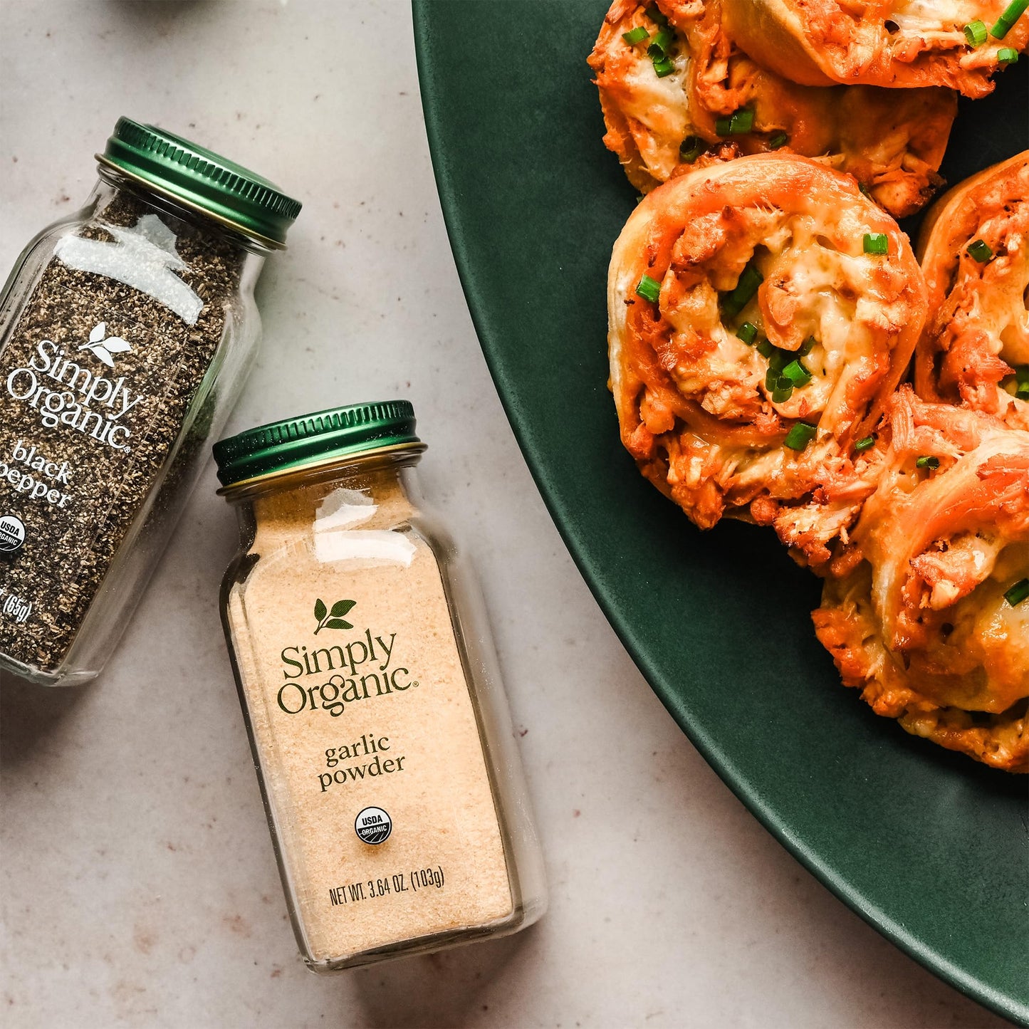 Simply Organic Garlic Powder, 3.64-Ounce Jar, Pure A-Grade Organic Garlic, Dried & Ground, Kosher, No Eto, Non Gmo