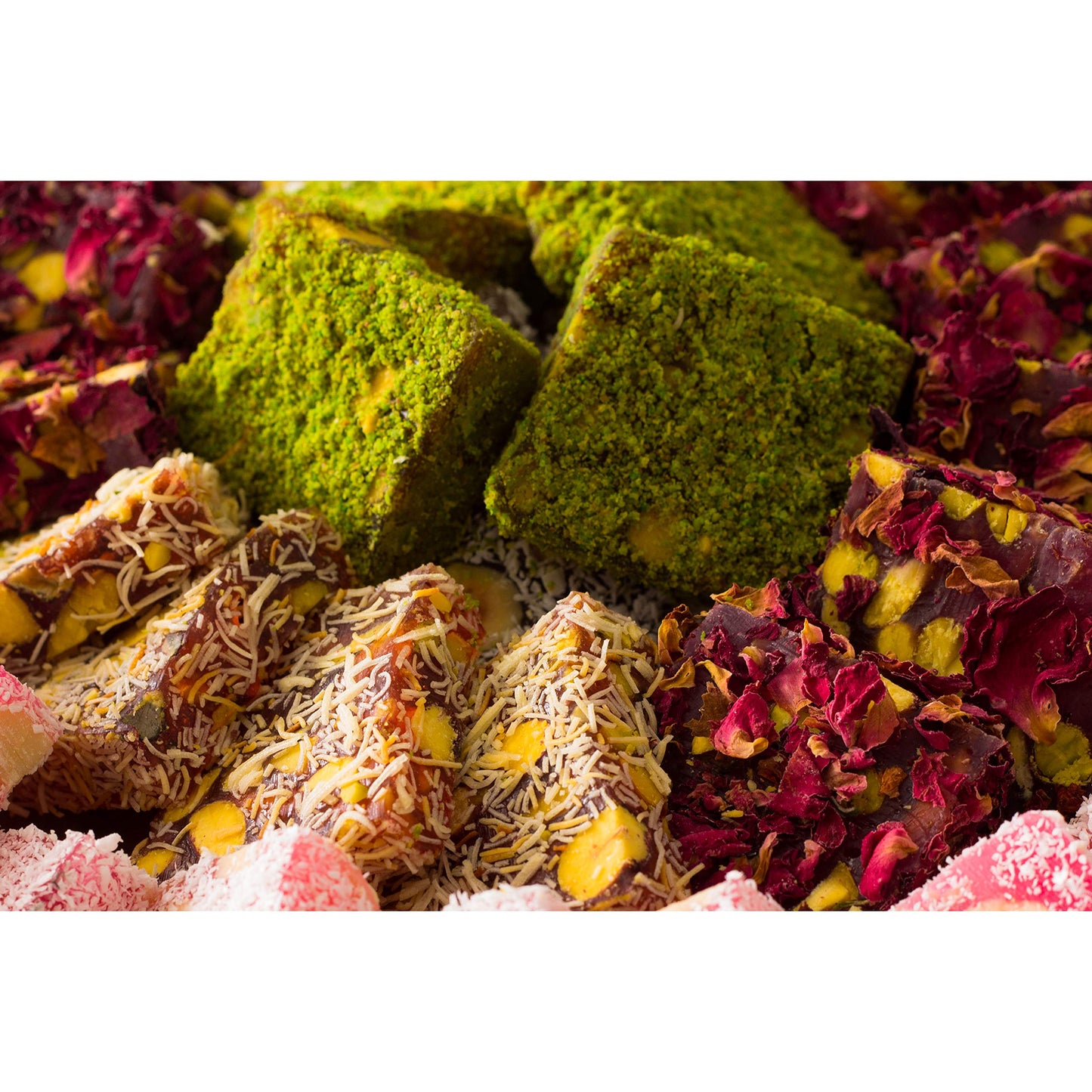 Cerez Pazari Turkish Delight Pistachio And Hazelnut With Fantastic Rose & Pomegranate Flavour Experience In Luxury Large Gift Bo
