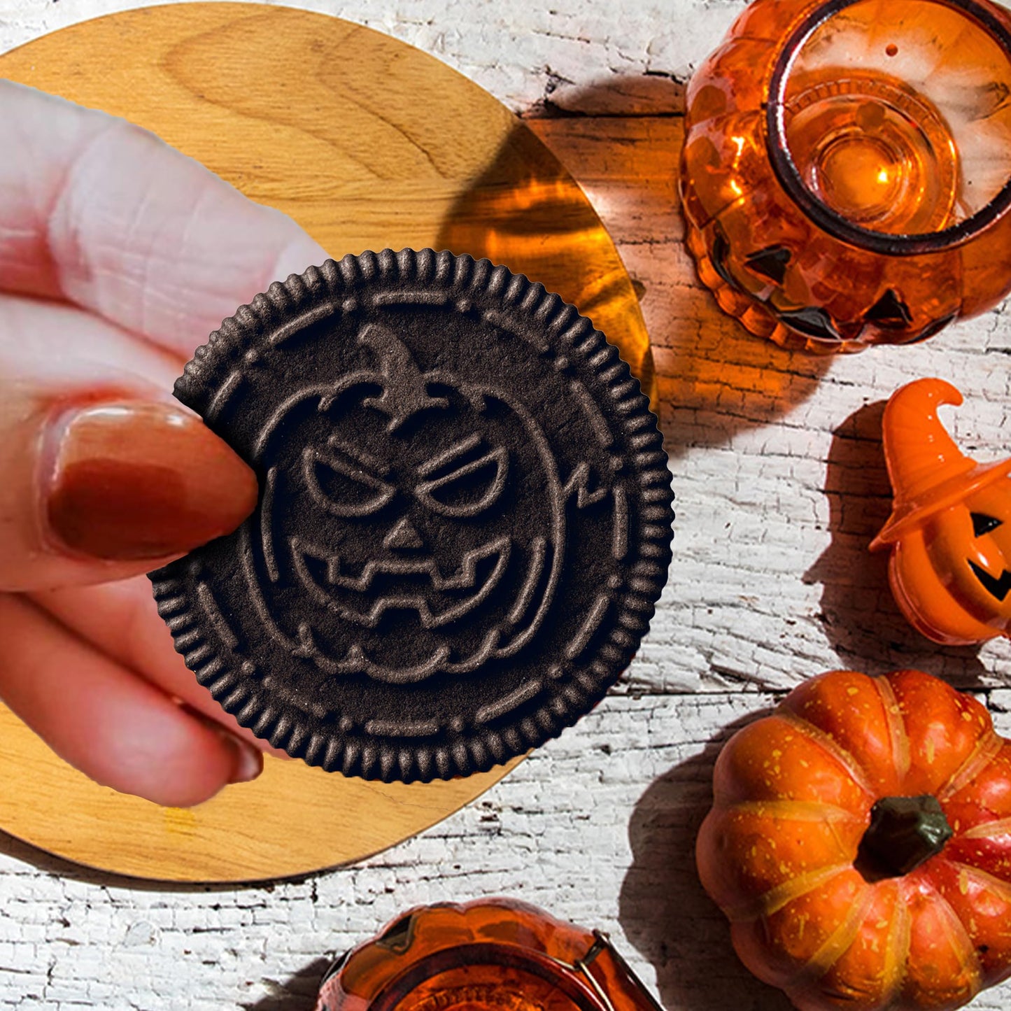 Oreo Limited Edition Halloween Orange Creme Chocolate Sandwich Cookies, 18.71 oz