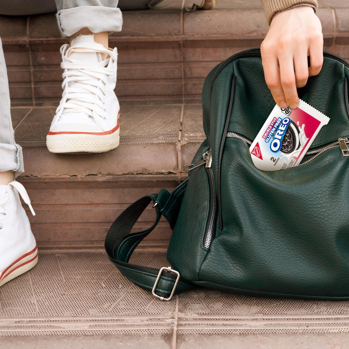 Oreo Gluten Free Original & Double Stuf Chocolate Sandwich Cookies Variety Pack, Gluten Free Cookies, 20 Snack Packs (2 Cookies Per Pack)