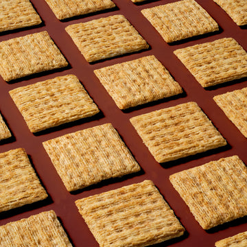 Triscuit Roasted Garlic Whole Grain Wheat Crackers, Snack Crackers, Lunch Snacks, Family Size, 12.5 oz