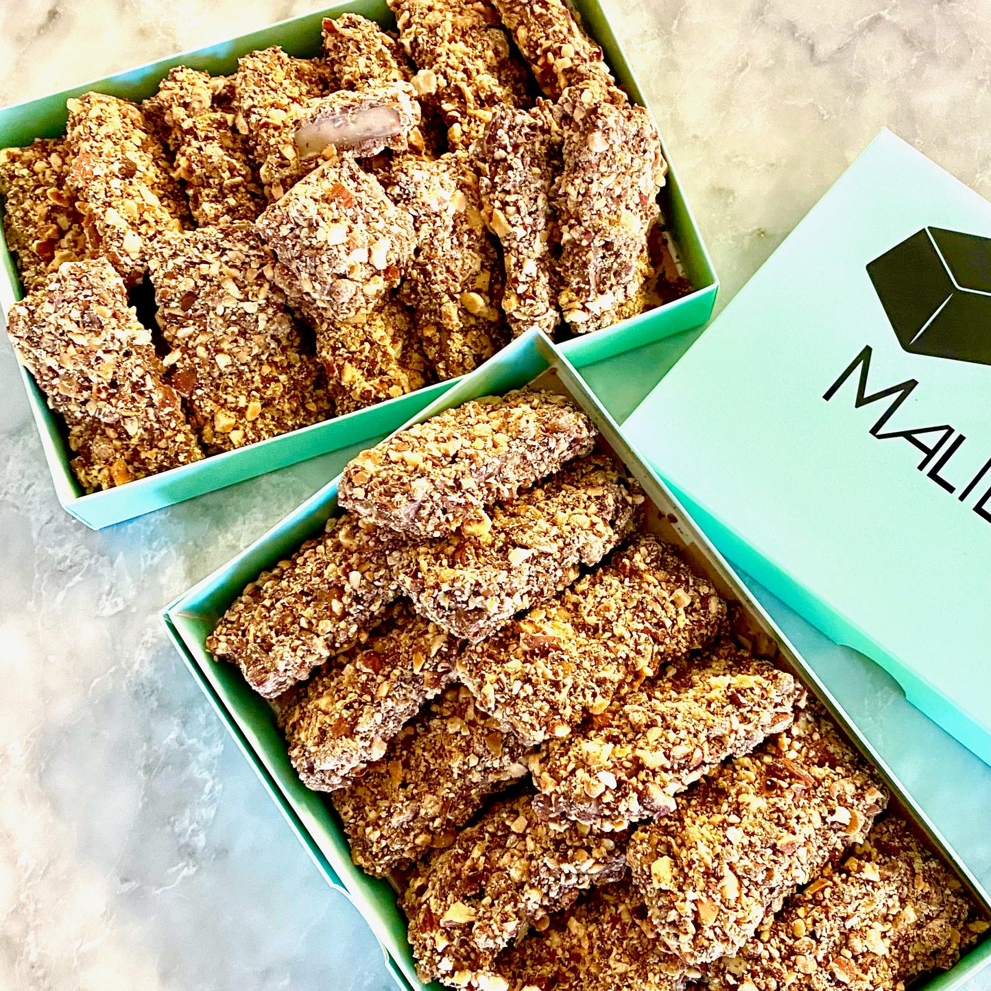 MalibuGift Gourmet English Toffee Candy, Chocolate Covered with Almonds, 1 lb Fancy Candy Box