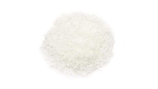 Yupik Desiccated Coconut, Fine, Unsweetened, 2.2 lb (35.2 oz), Gluten-Free, Kosher, Vegan, Finely Ground Dried Coconut, No Added