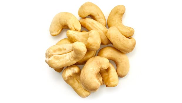Yupik Organic Raw Cashews, 2.2 lb (35.2 oz), Kosher, Gluten-Free, Non-GMO, Vegan, Whole Nuts, Unsalted, Unroasted, Source of Pro