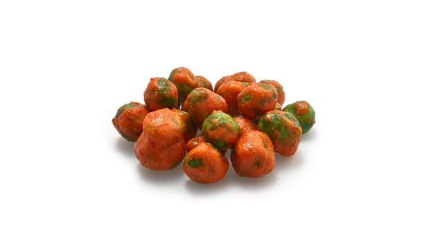 Yupik Sriracha Coated Green Peas, 2.2 lb (35.2 oz), Crunchy, Roasted, Spicy Snack, Gluten-Free & Vegan, Whole Dried Peas Coated