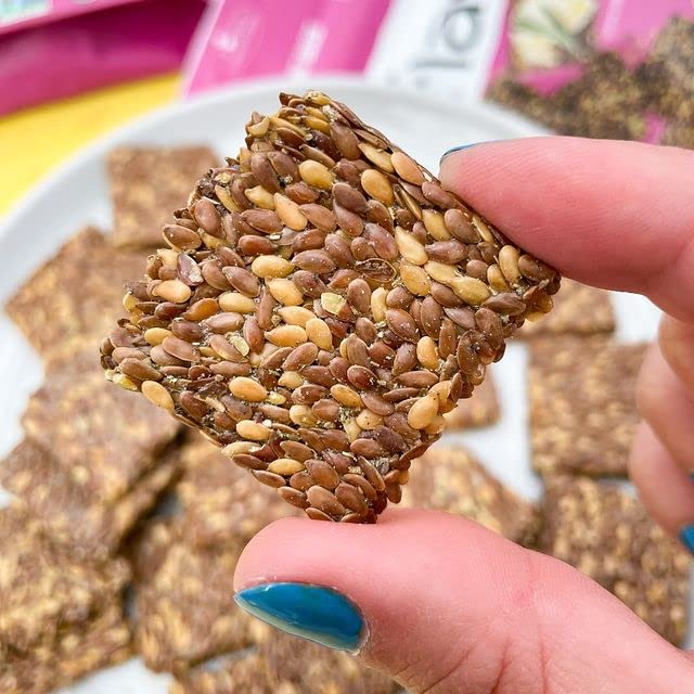 Flackers Organic Rosemary Flaxseed  Ers, 5 Ounce 6-Pack, Gluten Free, Non Gmo, Vegan, Keto Snack, 9 Grams Fiber, 1 Net Carb