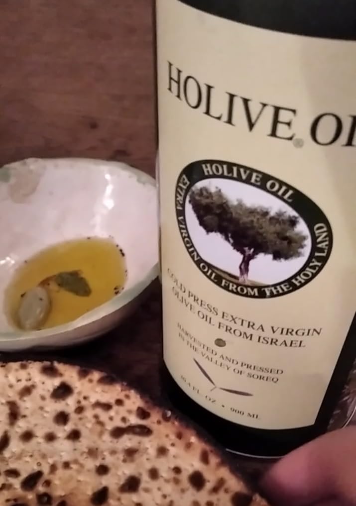 HOLIVE Extra Virgin Olive Oil | First Cold Press, Early Harvest | 30.4 Fl Oz | Premium Low Acidity, Polyphenol Rich, Kosher