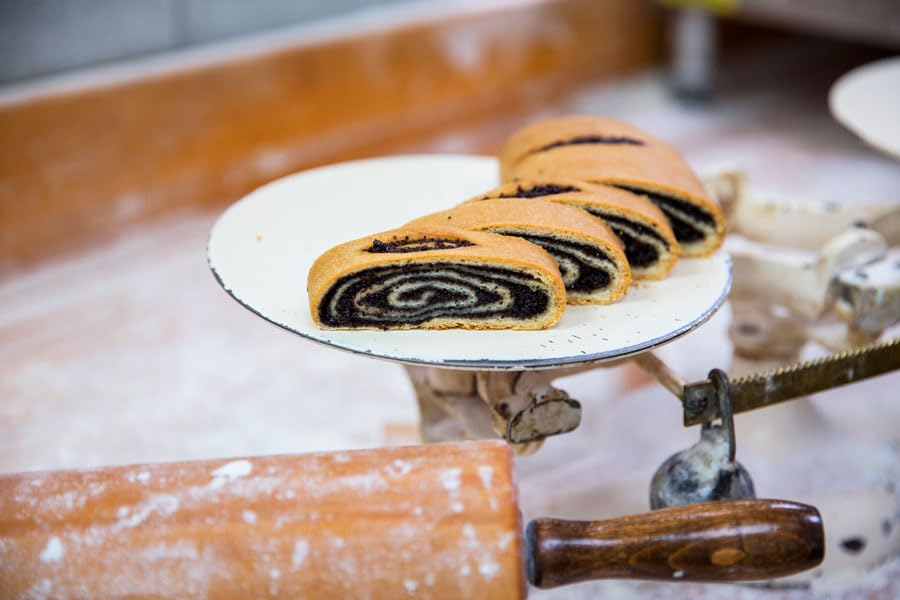 Easter - Hungarian Nut Roll - Poppyseed (Over 1.5 Lbs)